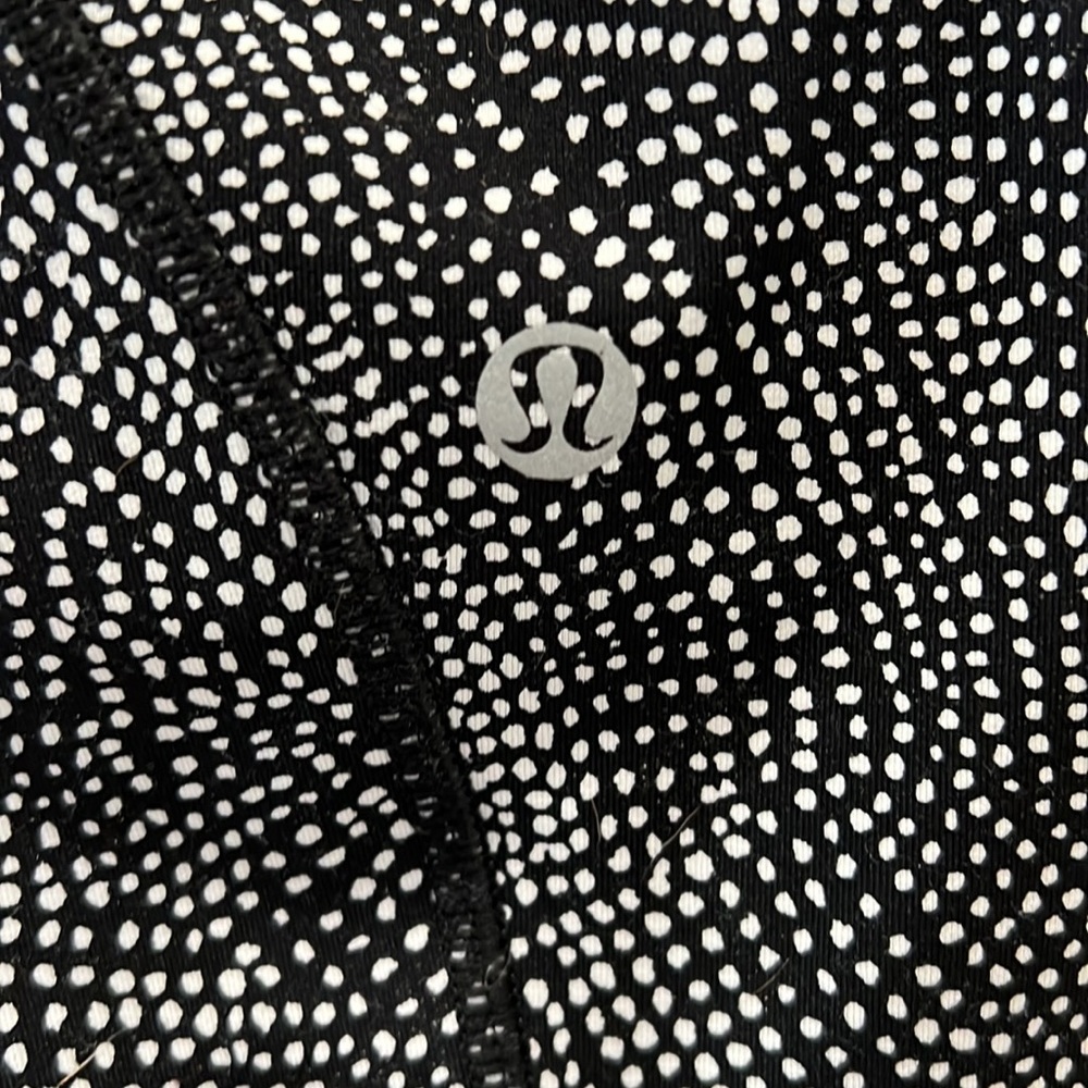 Lululemon - Picture 3 of 4